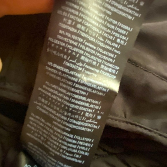 GUESS brand
Women's SHINY *Vera* Puffer Jacket Black Sz Small technical - Picture 8 of 11